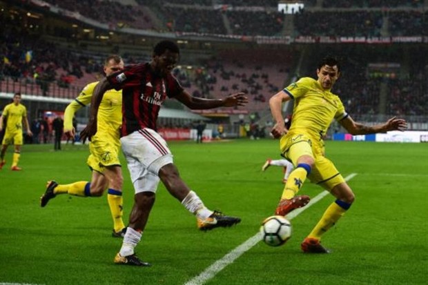 Ngược dòng ngoạn mục, Milan trở lại Serie A với 3 điểm - Bóng Đá