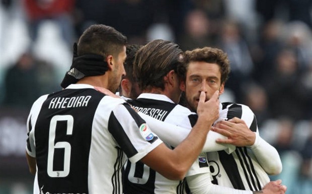 Higuain lập hat-trick trong chiến thắng 7 sao của Juventus trước Sassuolo  - Bóng Đá