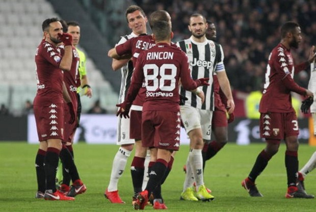 Chơi thiếu Fair-play, Juventus tiến vào bán kết Coppa Italia - Bóng Đá