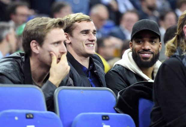 Griezmann bỏ đội đi xem bóng rổ, Simeone nói gì? - Bóng Đá