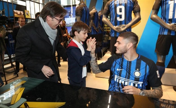 Bị tuyển Argentina bỏ rơi, Icardi giải sầu cùng fan Inter - Bóng Đá