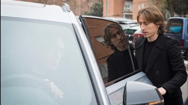 Modric chi tiền để chạy án tù - Bóng Đá