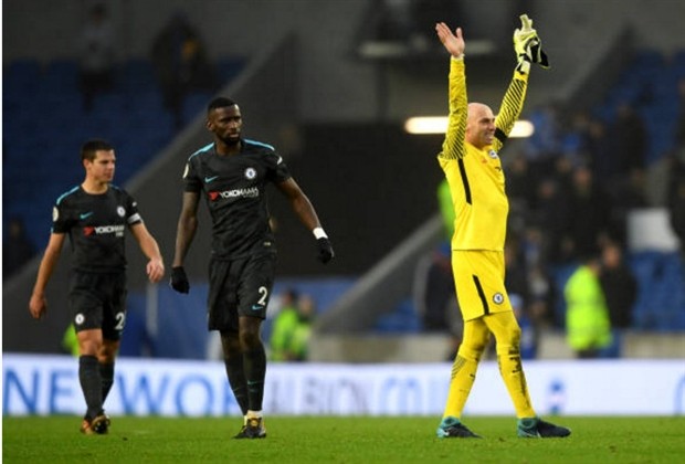Hành quân tới Brighton, Hazard ghi điểm cả trong lẫn ngoài sân bóng - Bóng Đá