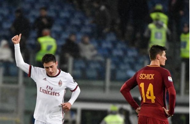 Hiệp 2 đầy bùng nổ, Milan khiến Roma cũng 'bó tay' - Bóng Đá