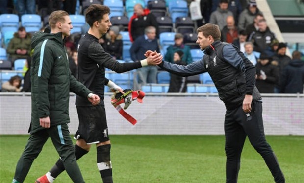 Gerrard thẫn thờ nhìn U19 Liverpool bị U19 Man City đánh bại  - Bóng Đá