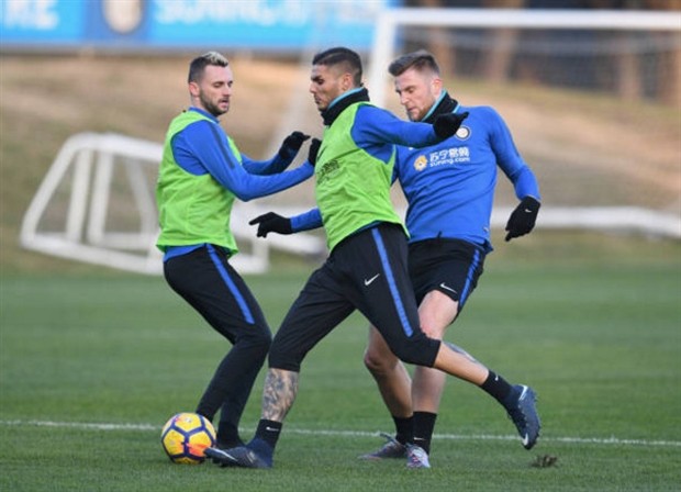 Dàn sao Inter quật nhau tả tơi trong ngày đầu hội quân - Bóng Đá