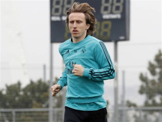 Modric chi tiền để chạy án tù - Bóng Đá