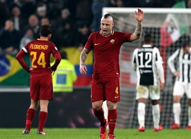 Công khai hút thuốc và nốc rượu, Nainggolan bị Roma trừng phạt - Bóng Đá