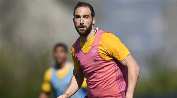 Dàn sao Juventus 'cắn rằng' chịu nóng vì Napoli - Bóng Đá
