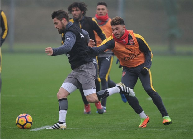 Arsenal chào đón người hùng bị lãng quên trở lại luyện tập - Bóng Đá