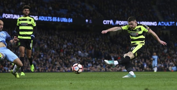 Chùm ảnh: Aguero lập cú đúp, Man City ngược dòng đi tiếp tại cúp FA - Bóng Đá