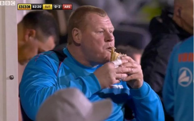 Chùm ảnh: Đời thường mủm mỉm của chàng béo gây sốt Wayne Shaw - Bóng Đá