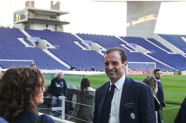 Dàn sao Juventus lịch lãm tham quan Dragao trước giờ chiến - Bóng Đá