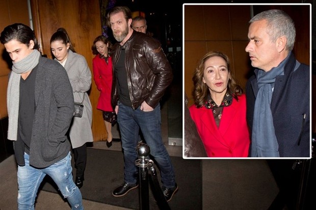 Chùm ảnh: Mourinho lặng lẽ ăn mừng chiếc cúp thứ 2 cùng gia đình - Bóng Đá