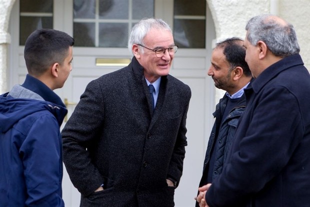 Chùm ảnh: Ranieri đầy rạng rỡ trước giờ tạm biệt Leicester - Bóng Đá