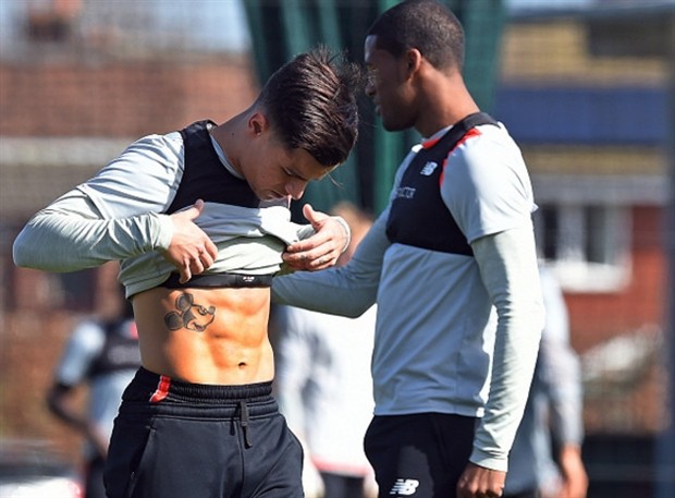 Coutinho khoe 6 múi, Klopp toe toét cười dưới trời nắng nóng - Bóng Đá
