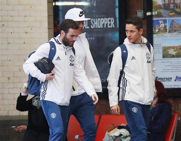 Hồi phục chấn thương, Mkhitaryan cùng Man Utd lên đường tới London - Bóng Đá