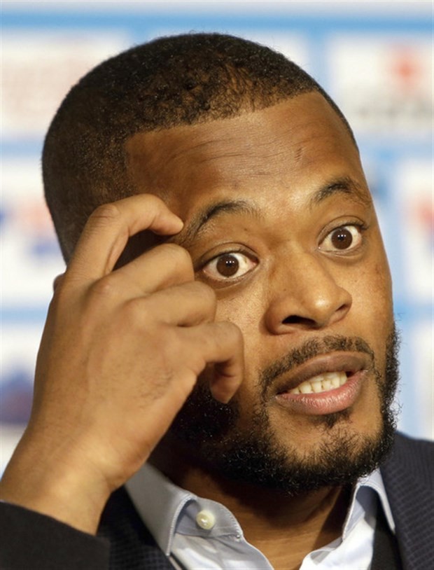Chùm ảnh: Patrice Evra rạng rỡ ra mắt Marseille - Bóng Đá