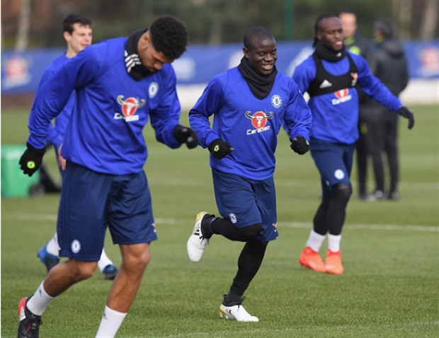 Được cho nghỉ phép, Luiz và Alonso vẫn hớn hở luyện tập cùng Chelsea - Bóng Đá