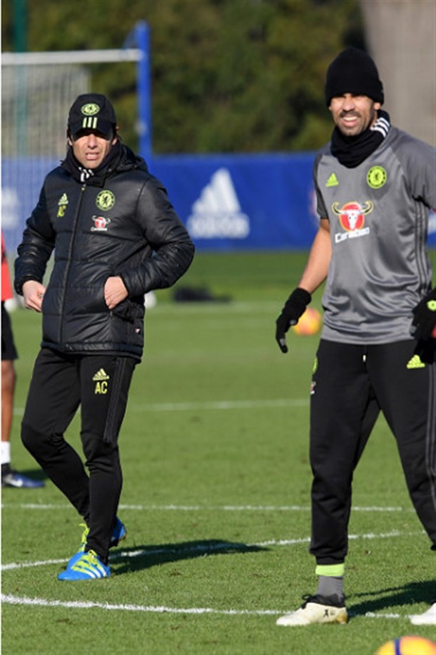 Diego Costa 'tươi như hoa' trong buổi tập của Chelsea  - Bóng Đá