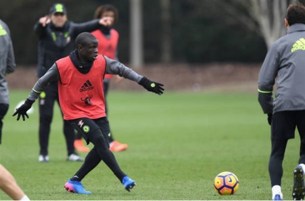 Mình Terry cân cả Hazard lẫn Costa trên sân tập - Bóng Đá