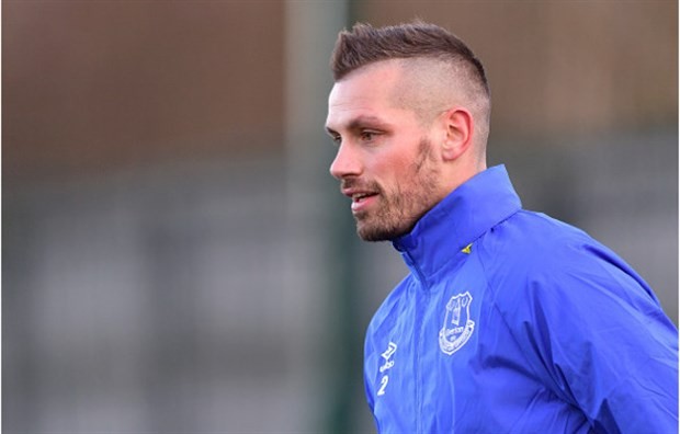 Chùm ảnh buổi tập đầu tiên của Schneiderlin tại Everton - Bóng Đá