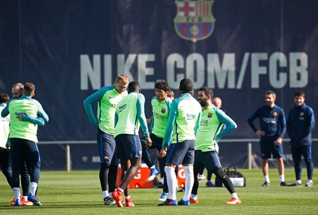 Sự nặng nề đã vơi đi trên sân tập của Barcelona - Bóng Đá