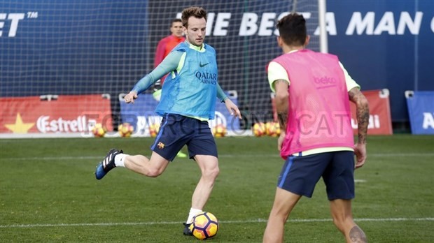 Chùm ảnh: Buổi tập vắng bóng nụ cười của Barcelona - Bóng Đá