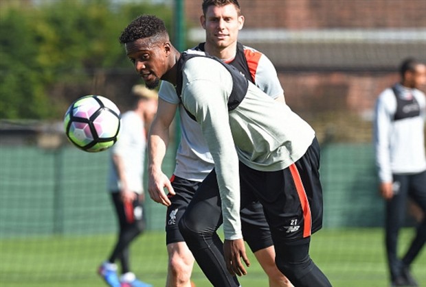 Coutinho khoe 6 múi, Klopp toe toét cười dưới trời nắng nóng - Bóng Đá