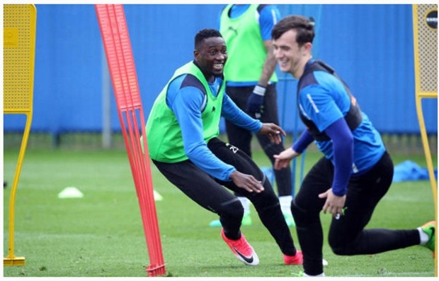 Vừa trở về, dàn sao của Leicester đã làm loạn  - Bóng Đá