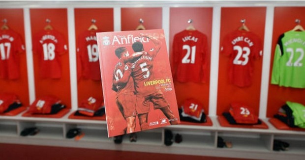 Chùm ảnh: Mây đen phủ kín bầu trời Anfield trước giờ G - Bóng Đá