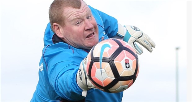 Chùm ảnh: Đời thường mủm mỉm của chàng béo gây sốt Wayne Shaw - Bóng Đá