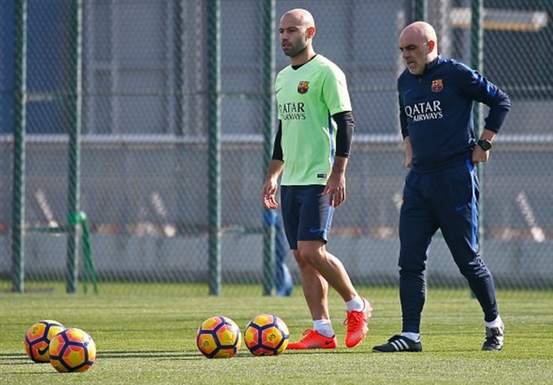 Sự nặng nề đã vơi đi trên sân tập của Barcelona - Bóng Đá
