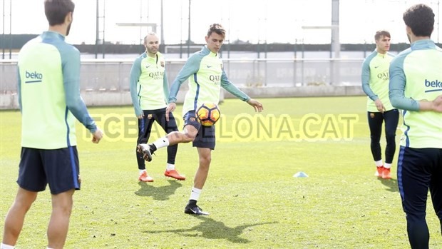 Chùm ảnh: Buổi tập vắng bóng nụ cười của Barcelona - Bóng Đá