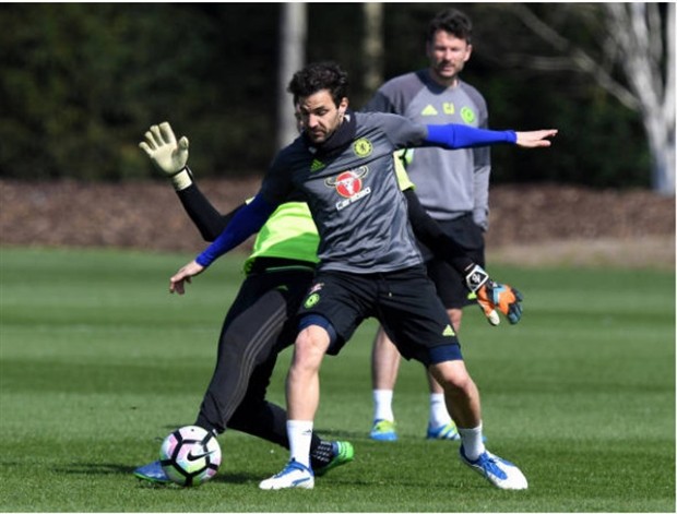 Begovic 'chặt chém' không tha một ai trên sân tập của Chelsea - Bóng Đá