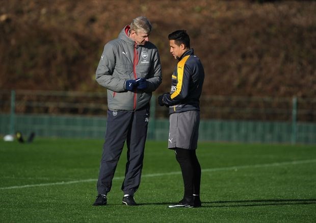Wenger ưu ái Sanchez trong buổi tập của Arsenal - Bóng Đá