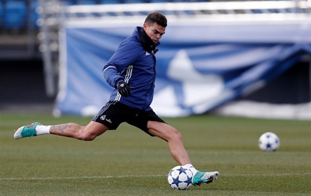 Ronaldo tập riêng, Bale chạy điên cuồng trên sân - Bóng Đá