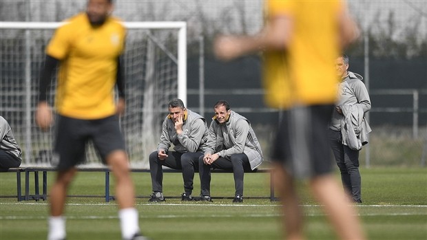 Chỉ một ngày sau khi hạ Porto, Juventus lại ra sân đấu tiếp - Bóng Đá