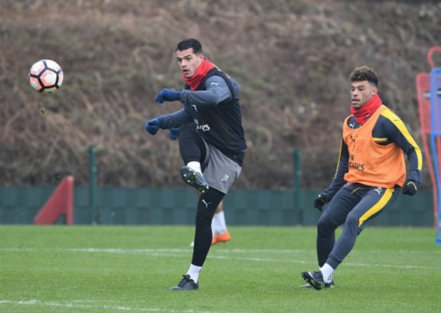 Xhaka đã bớt chặt chém trên sân tập của Arsenal - Bóng Đá
