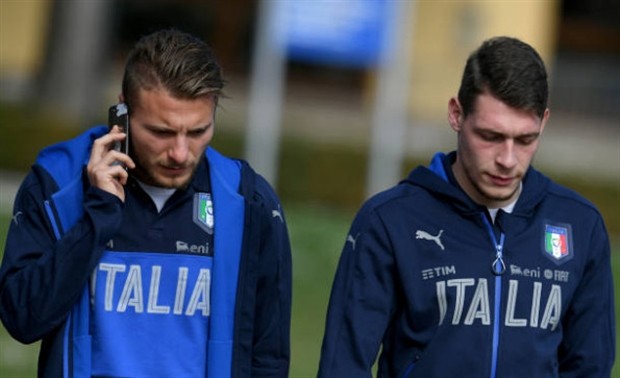 'Chân sút 100 triệu' đầy căng thẳng khi khoác áo Azzurri - Bóng Đá
