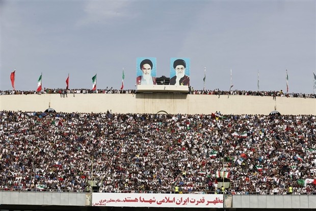 Ngộp thở với biển người 'chào đón' tuyển Trung Quốc tại Iran - Bóng Đá