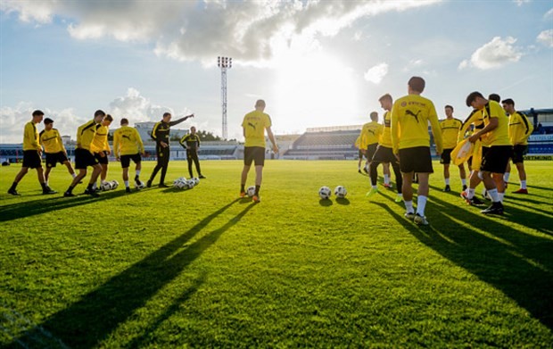 Cận cảnh một ngày 'cày' thể lực của Dortmund - Bóng Đá