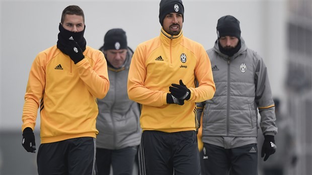 Juventus co ro luyện tập giữa ngày Đông tại Turin - Bóng Đá