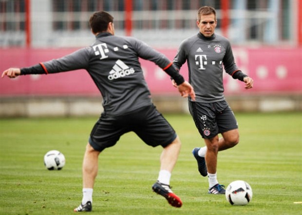 Đồng đội đi hết, Alonso và Lahm lập team riêng tập luyện - Bóng Đá