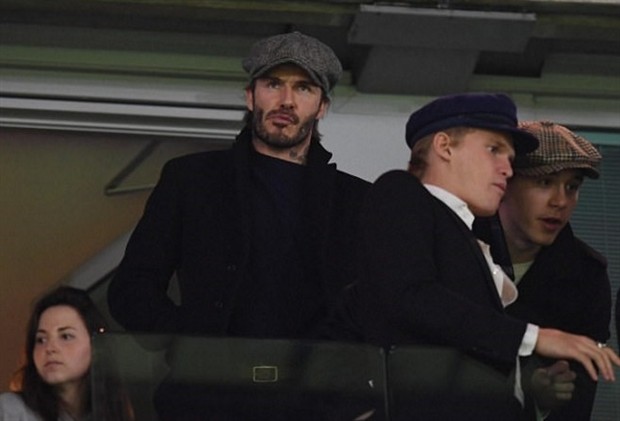 Chùm ảnh: Stamford Bridge chào đón Beckham, Sir Alex và một loạt sao khủng  - Bóng Đá