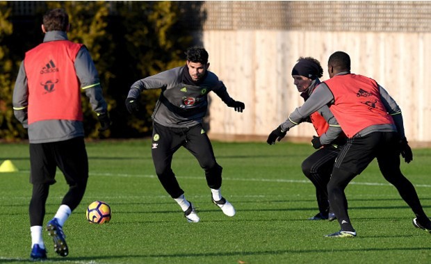 Hậu Scandal, Costa lại được Chelsea chào đón trên sân tập - Bóng Đá