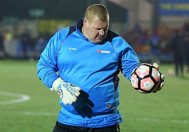 Chùm ảnh: Đời thường mủm mỉm của chàng béo gây sốt Wayne Shaw - Bóng Đá