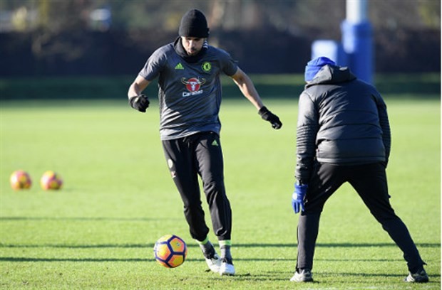 Diego Costa 'tươi như hoa' trong buổi tập của Chelsea  - Bóng Đá