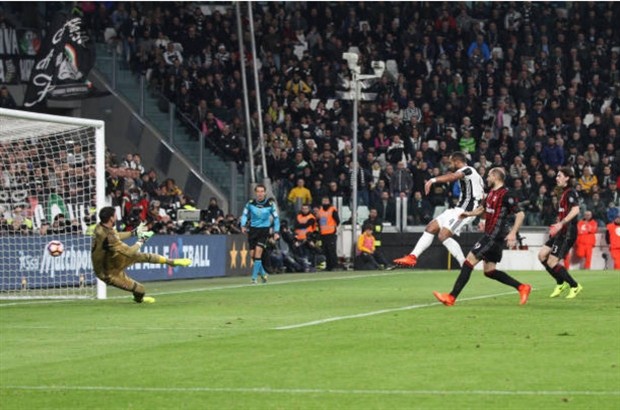 Chùm ảnh: Milan gục ngã trước Juventus ở phút phút 90+7 - Bóng Đá