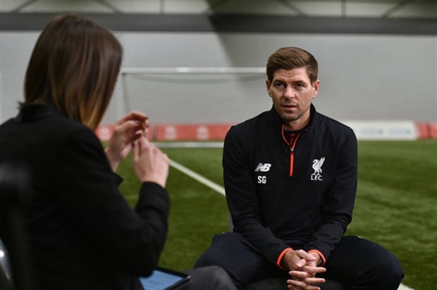 Chùm ảnh: Gerrad chính thức trở lại làm 'sếp' tại Liverpool - Bóng Đá